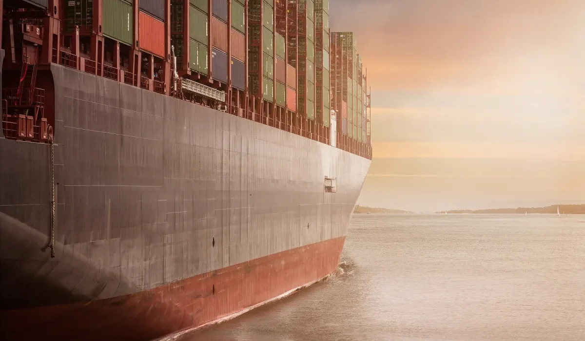 La Chine Met en Service le Premier Navire Cargo 100% Électrique au Monde.