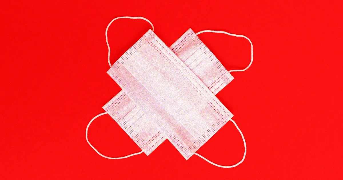 « La Plus Grande Union des Infirmières du Pays Critique les Nouvelles Règles du CDC sur les Masques »