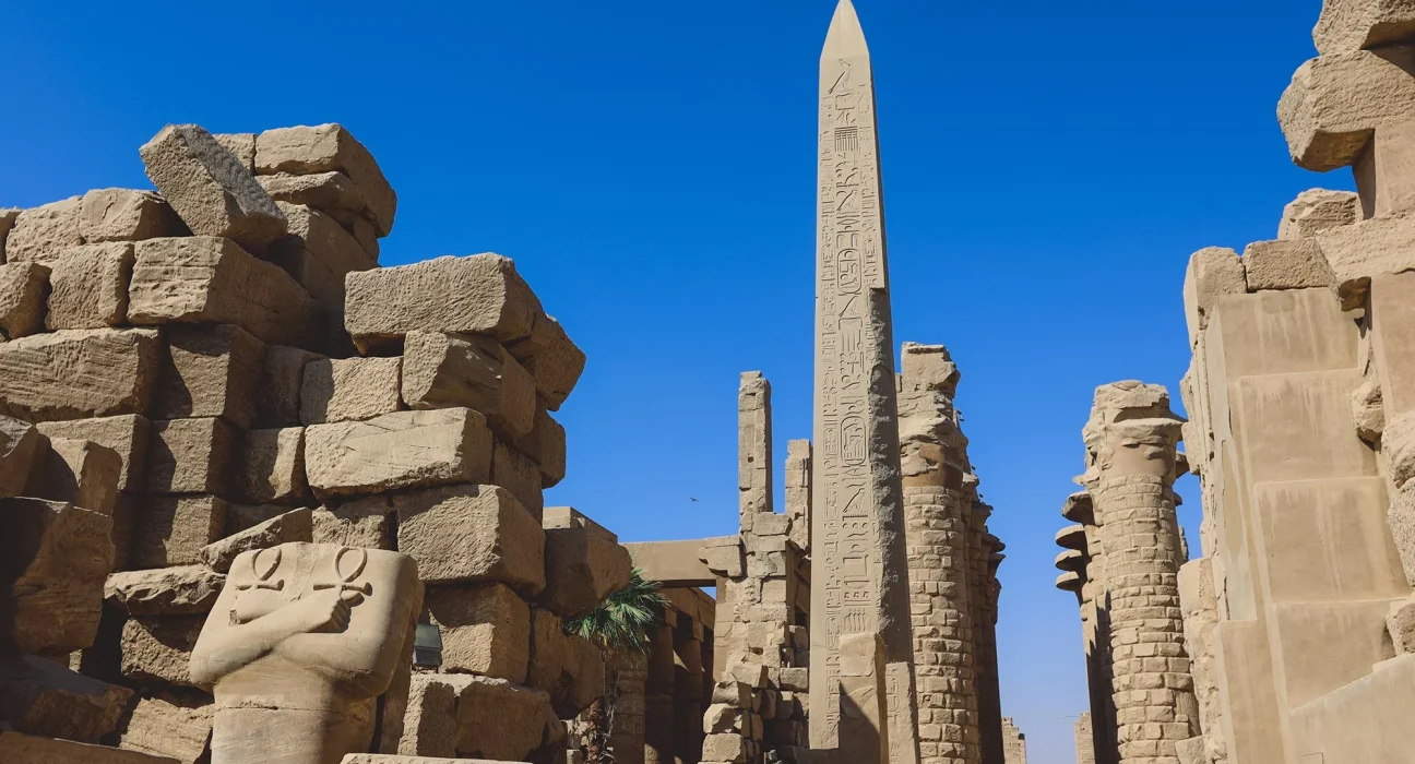 Les Scientifiques Découvrent l'Île Oubliée à l'Origine du Temple de Karnak