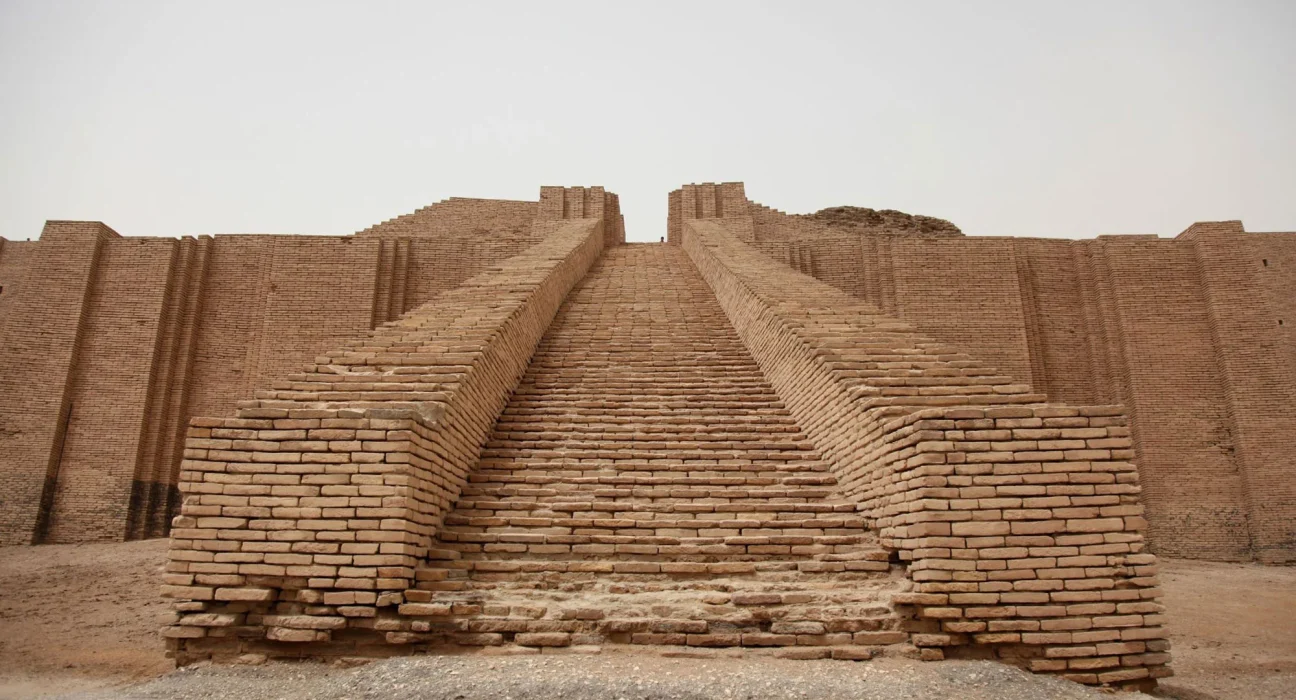 Les Tours Antiques qui ont Inspiré le Mythe de la Tour de Babel