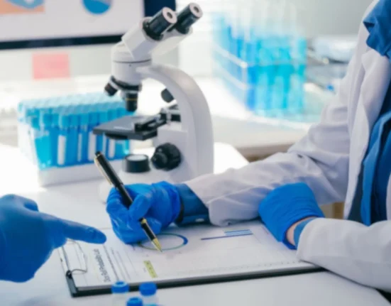 Les scientifiques alertent sur un danger invisible lié aux maladies chroniques : 'Un facteur jusqu'alors sous-estimé'
