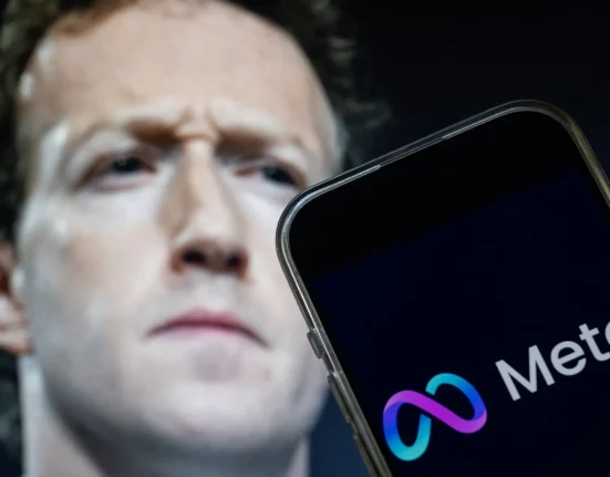 Mark Zuckerberg obtient l'aval de Wall Street pour les investissements audacieux de Meta : 'Nous continuerons à investir massivement'