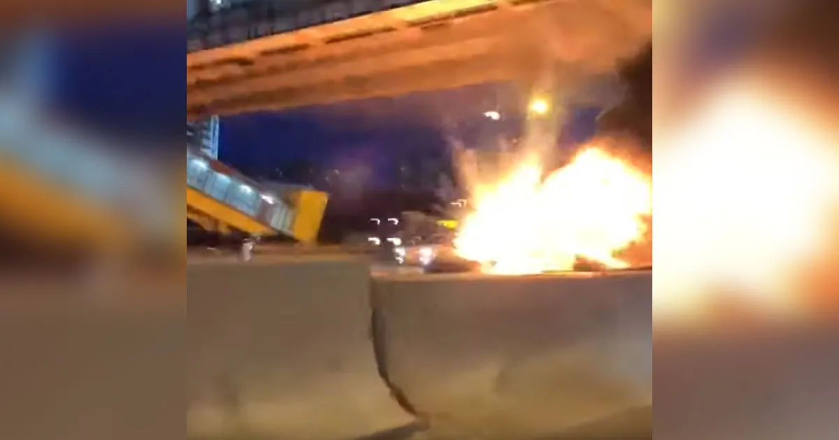 Regardez une Tesla Model 3 exploser sur une autoroute en Russie