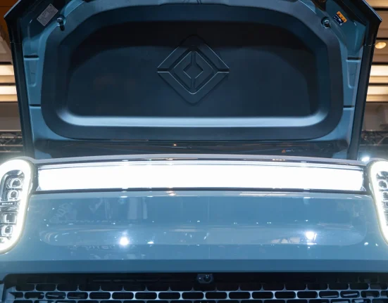 Rivian dévoile un prix inattendu pour son nouveau modèle tant attendu — plus, 3 actualités sur les véhicules électriques à suivre cette semaine.