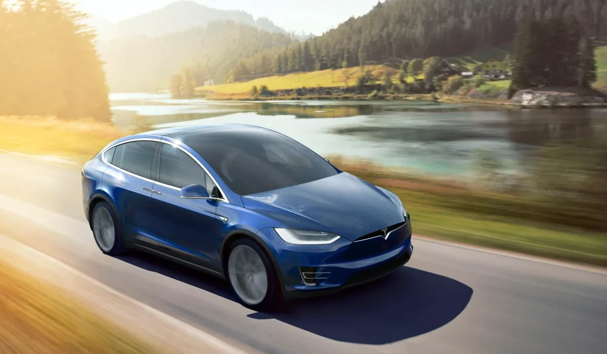 Tesla Poursuivie pour Vente de Véhicules Défectueux en Connaissance de Cause