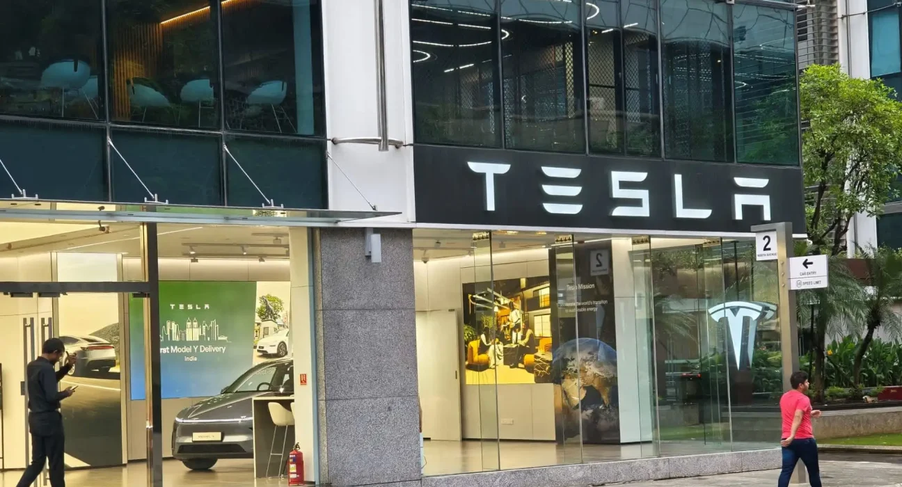 Tesla : Sécurité payante à 99 $/mois, accessibilité en question