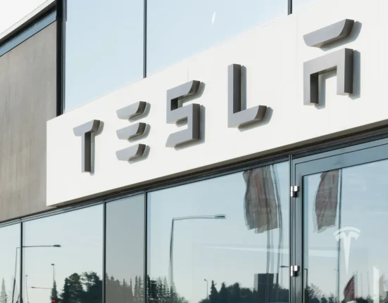 Tesla dévoile une technologie révolutionnaire qui pourrait transformer radicalement le marché énergétique américain : « S'appuyant sur notre riche héritage d'innovation »