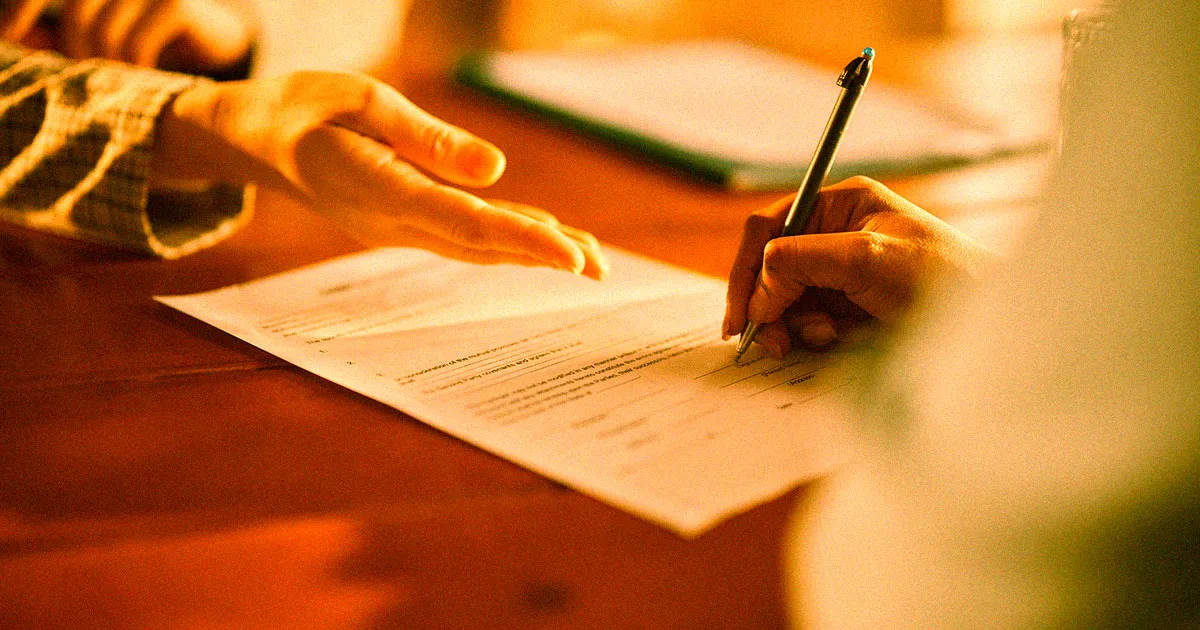 Un Homme au Chômage Recourt à l'IA pour Postuler à 5 000 Emplois et Obtient 20 Entretiens