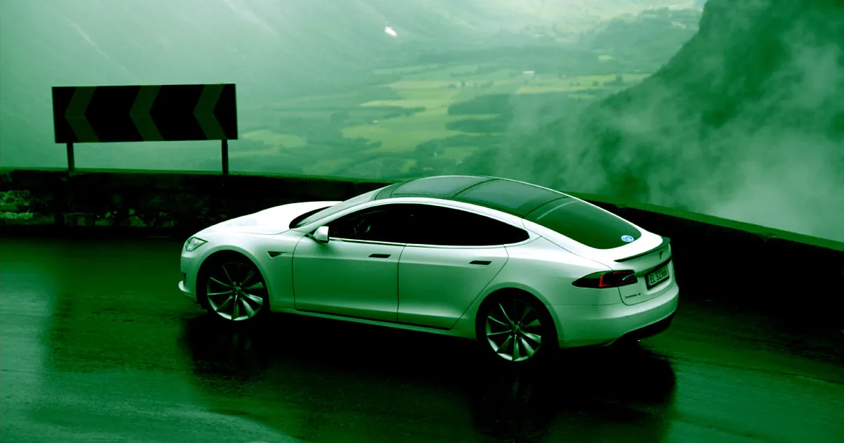 Un Propriétaire de Tesla Franchit le Cap des 900 000 Kilomètres