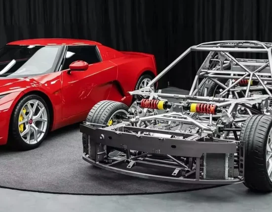 Un constructeur automobile chinois présente un nouveau modèle sportif ultra-technologique : découvrez les détails.