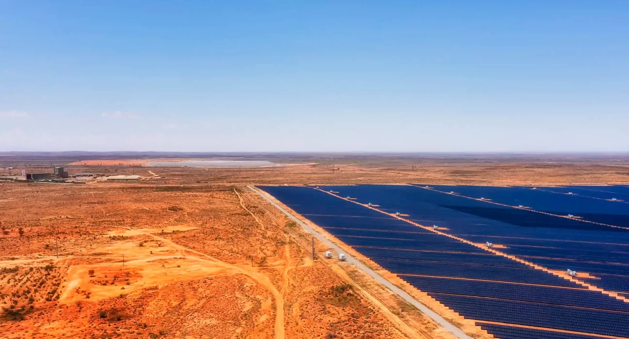 Un expert en énergie dévoile comment l'Australie a évité des pannes massives durant la canicule record : 'Ce n'est même pas une préoccupation'.