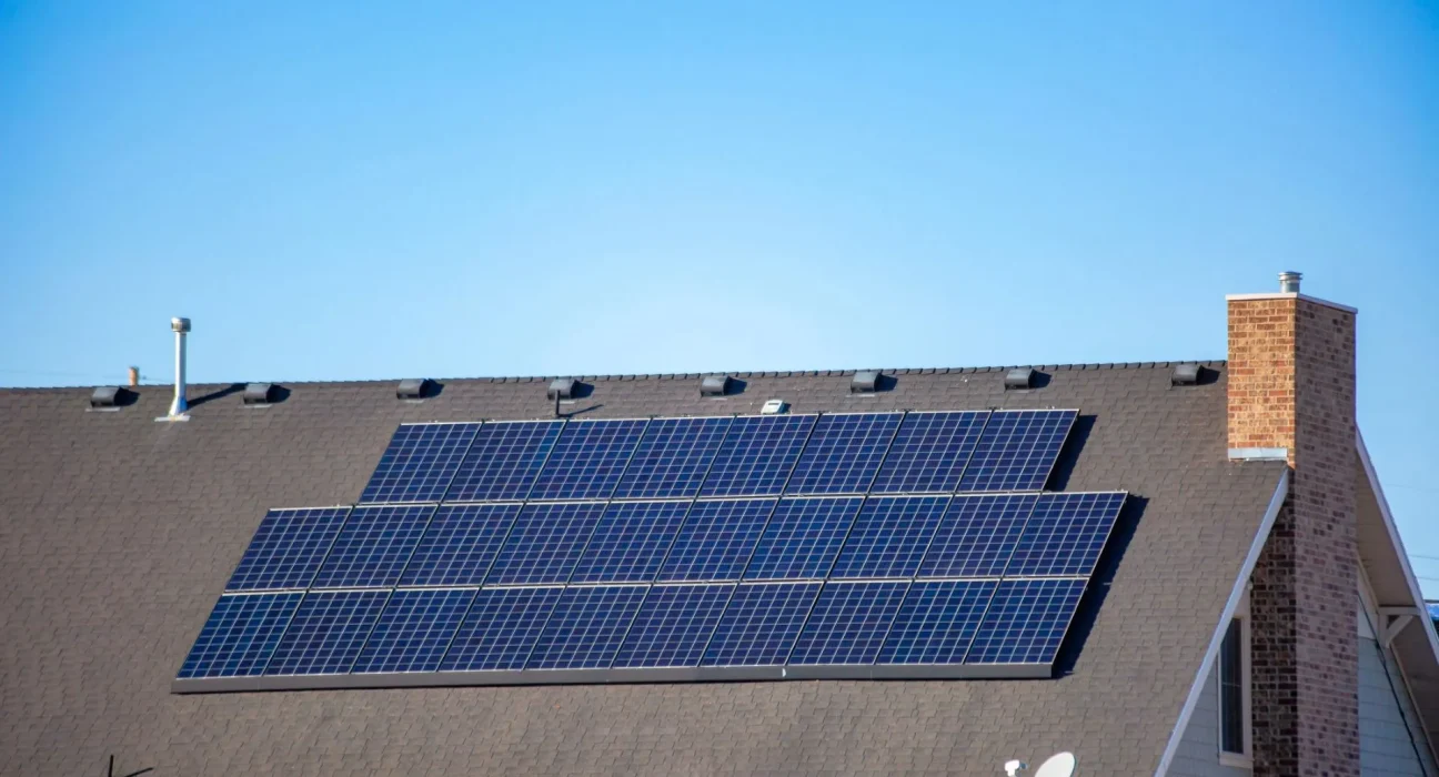 Un mois après l'installation de technologies futuristes Tesla : un propriétaire partage ses réflexions honnêtes.