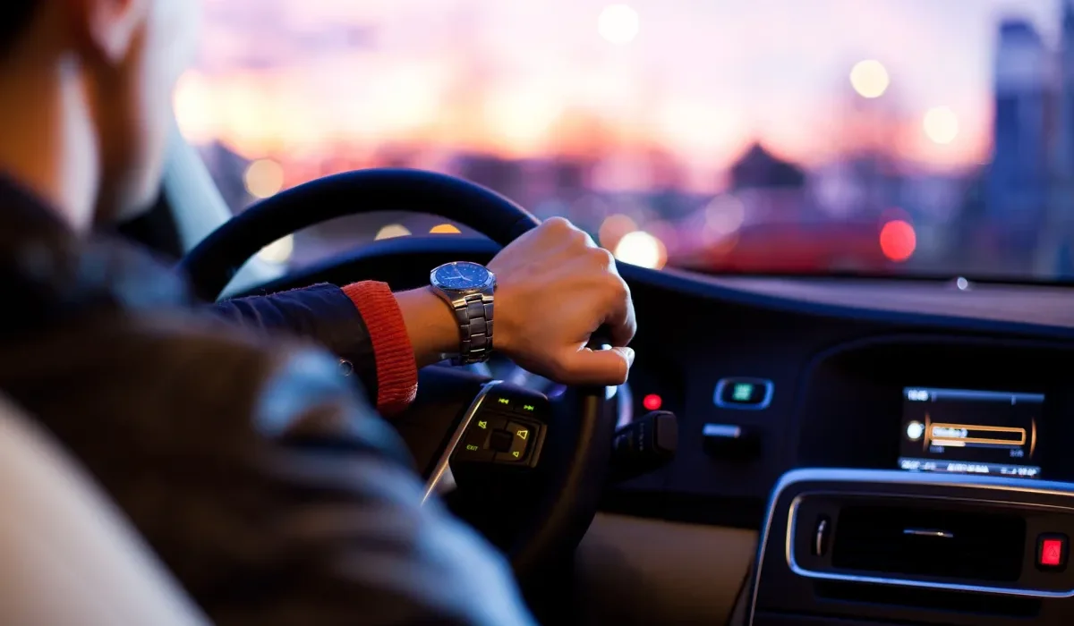 Un projet britannique pour humaniser la conduite autonome.