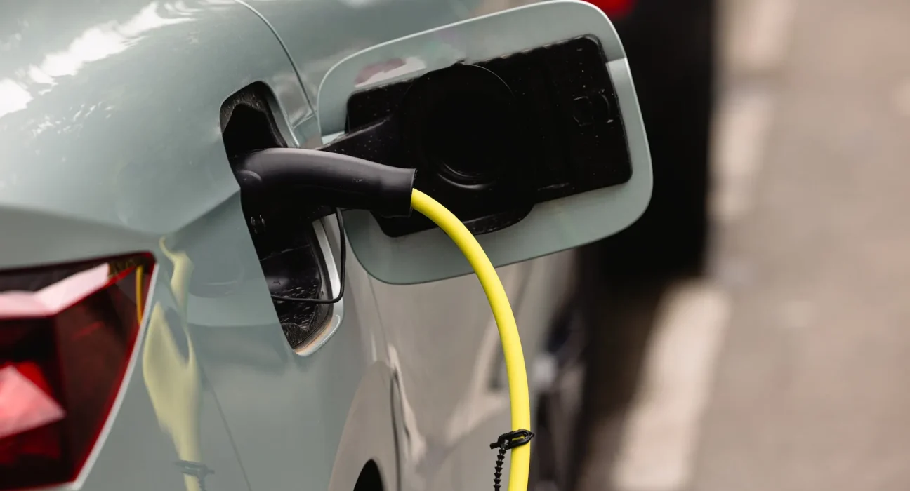 « Un propriétaire de voiture électrique défie les idées reçues : ‘J’ai simplement ignoré toutes les règles’ »