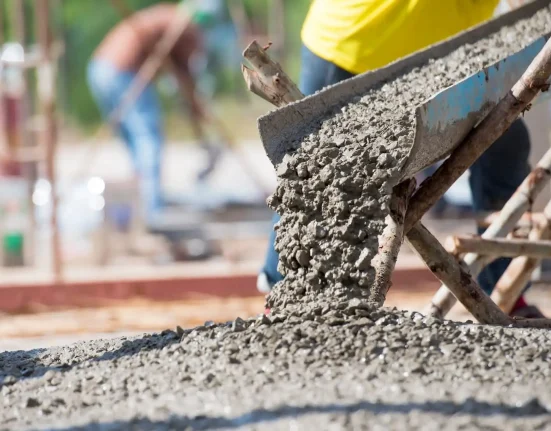 Une Découverte Révolutionnaire Promise à Transformer le Secteur de la Construction