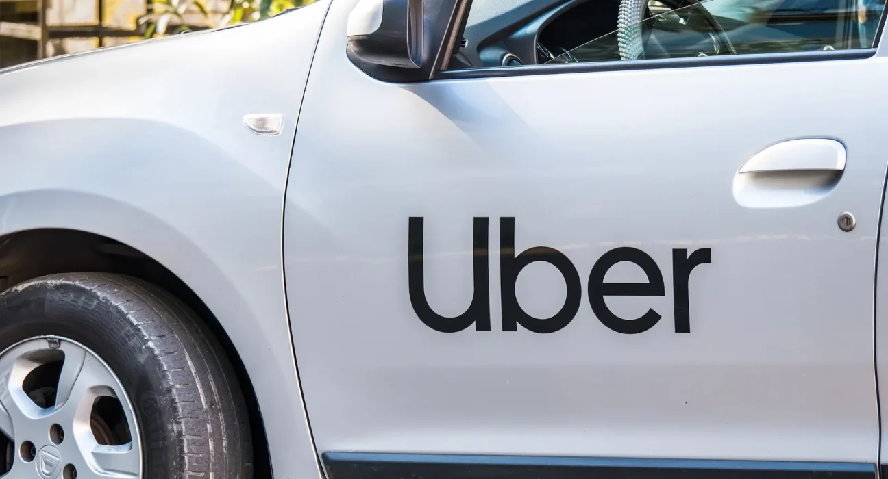 Une Startup Soutenue par Uber Émerge Comme Acteur Clé dans la Course aux Robotaxis: 'Technologie de Nouvelle Génération'