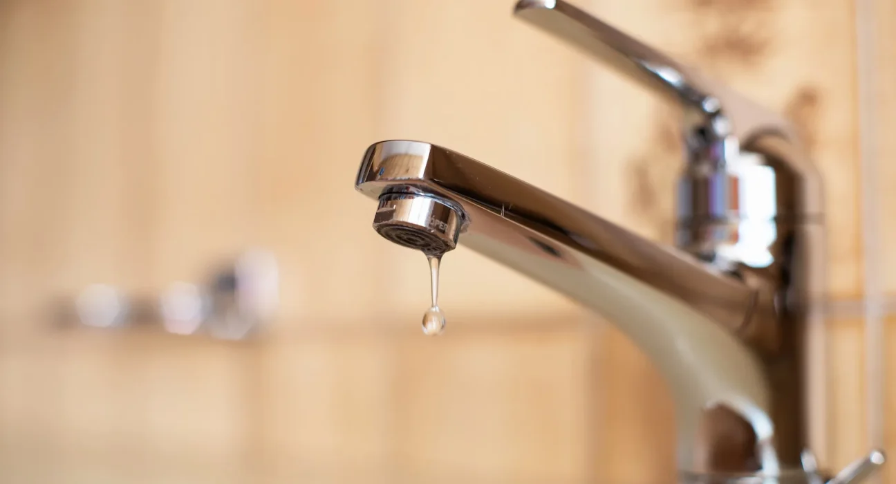 Votre chauffe-eau obsolète pourrait vous coûter 1 100 $ par an : découvrez comment réduire votre facture de plus de 750 $.