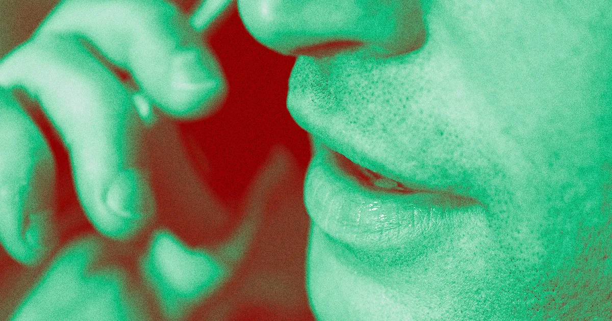Alerte de la FTC : Des escrocs imitent la voix de vos proches pour vous dépouiller.