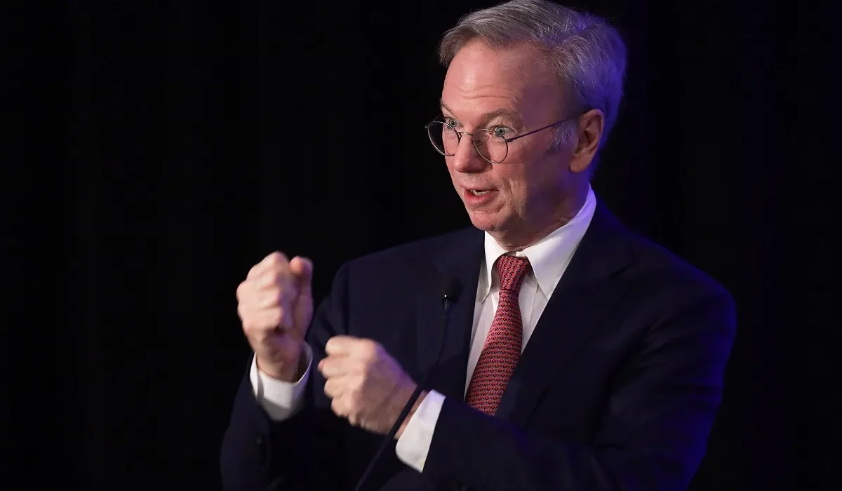 Ancien PDG de Google Alerte : L'IA Risque de Mettre en Danger des Vies