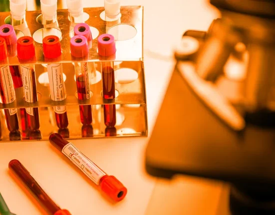 Ce vaccin contre la COVID-19 pourrait être disponible dès septembre.