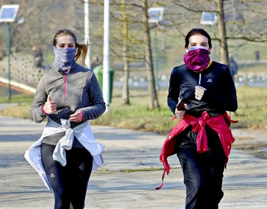 Conseils Précieux d'un Biologiste sur les Risques d'Infection au COVID