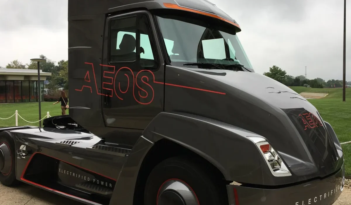 Cummins Dévoile Son Camion Électrique Avant Tesla
