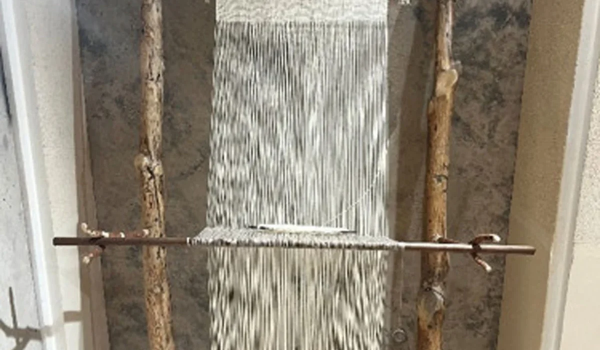 Découverte d'un métier à tisser vieux de 3 500 ans : révélations sur le tissage de l'Âge de Bronze.
