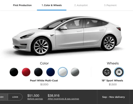 Découvrez le Nouveau Studio de Conception en Ligne de Tesla pour la Model 3