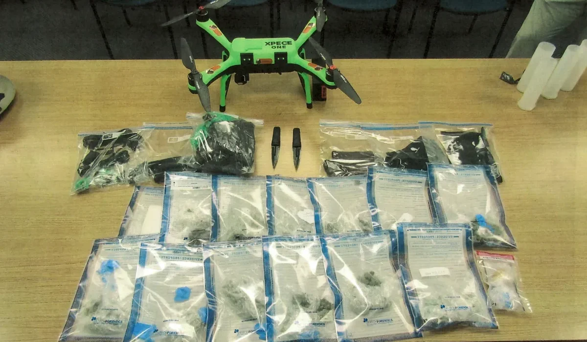 Drone Quadcopter Intercepté en Tentative de Livraison de Couteaux de Chasse aux Détenus