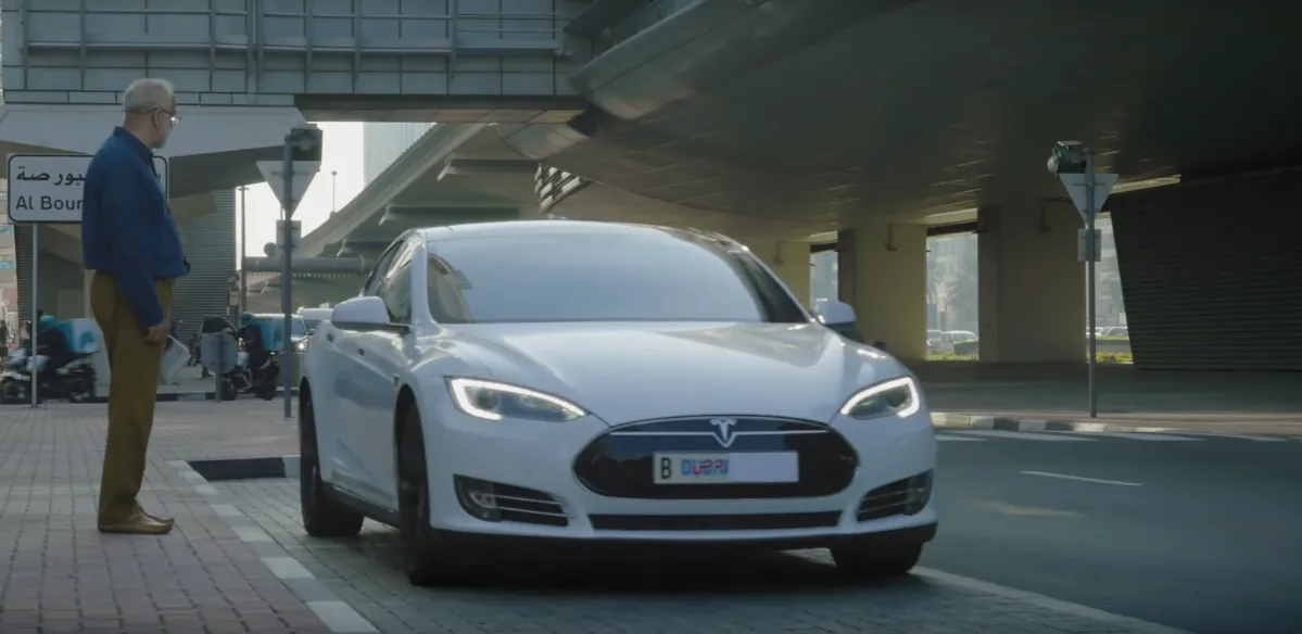 Dubaï Lance un Service de Taxis Autonomes avec 50 Véhicules Tesla