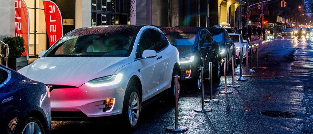 Elon Musk Dévoile un Nouveau Rythme Audacieux pour les Améliorations de Tesla