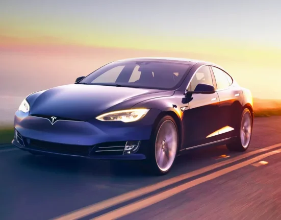 Elon Musk Renomme Tesla : Une Nouvelle ère s'ouvre