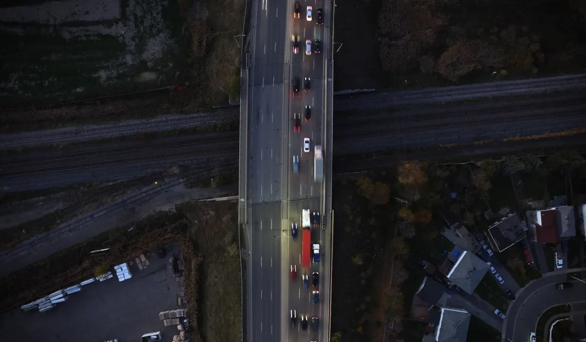 Le Futur Camion Semi de Tesla : Un Catalyseur pour la Révolution du Transport Routier