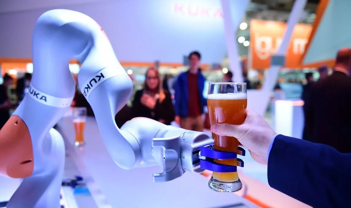 L'entreprise qui construit des robots pour Tesla veut introduire un robot chez vous.
