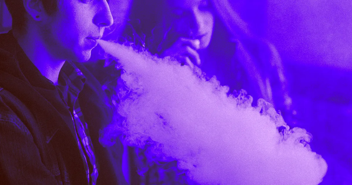 Les responsables de la santé attribuent aux e-cigarettes des maladies respiratoires graves