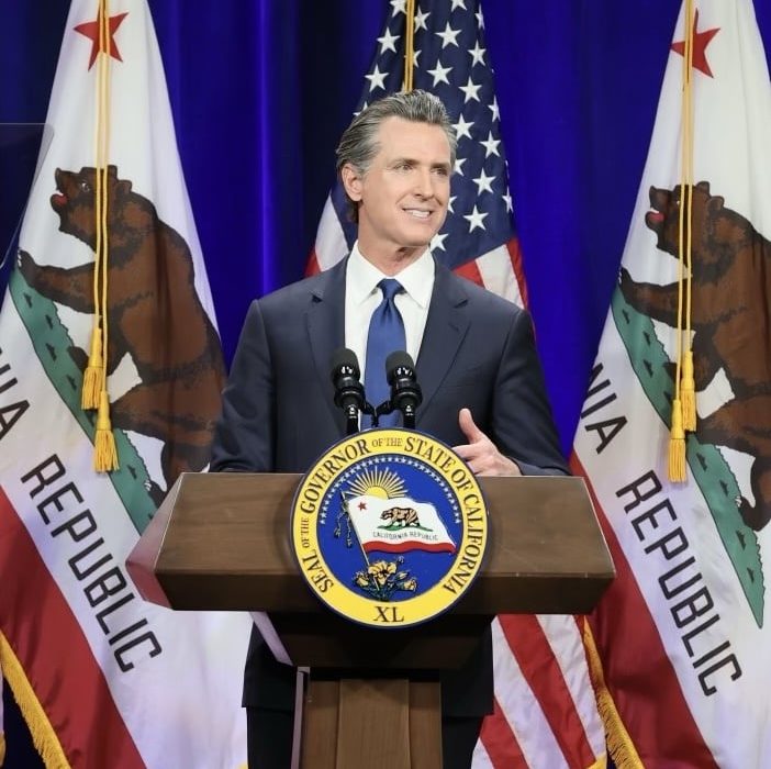 Newsom Renforce les Mesures de Sécurité pour l'IA dans les Contrats Publics de Californie