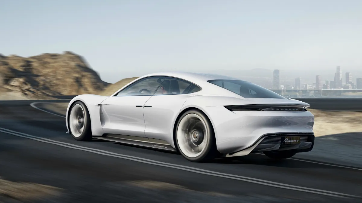 Porsche : Lancement Anticipé de Notre Premier Véhicule 100 % Électrique d'un An !