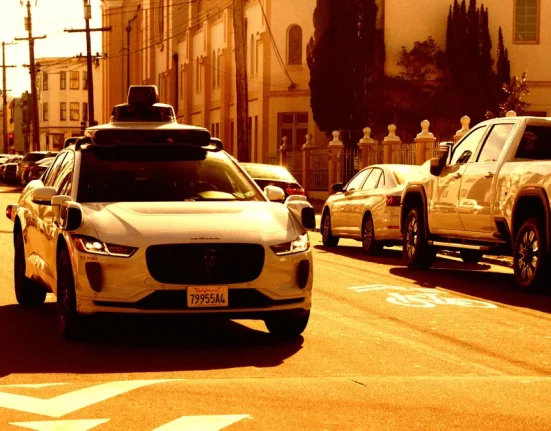 Quand les Waymos sont en panne, l'assistance des travailleurs philippins entre en jeu