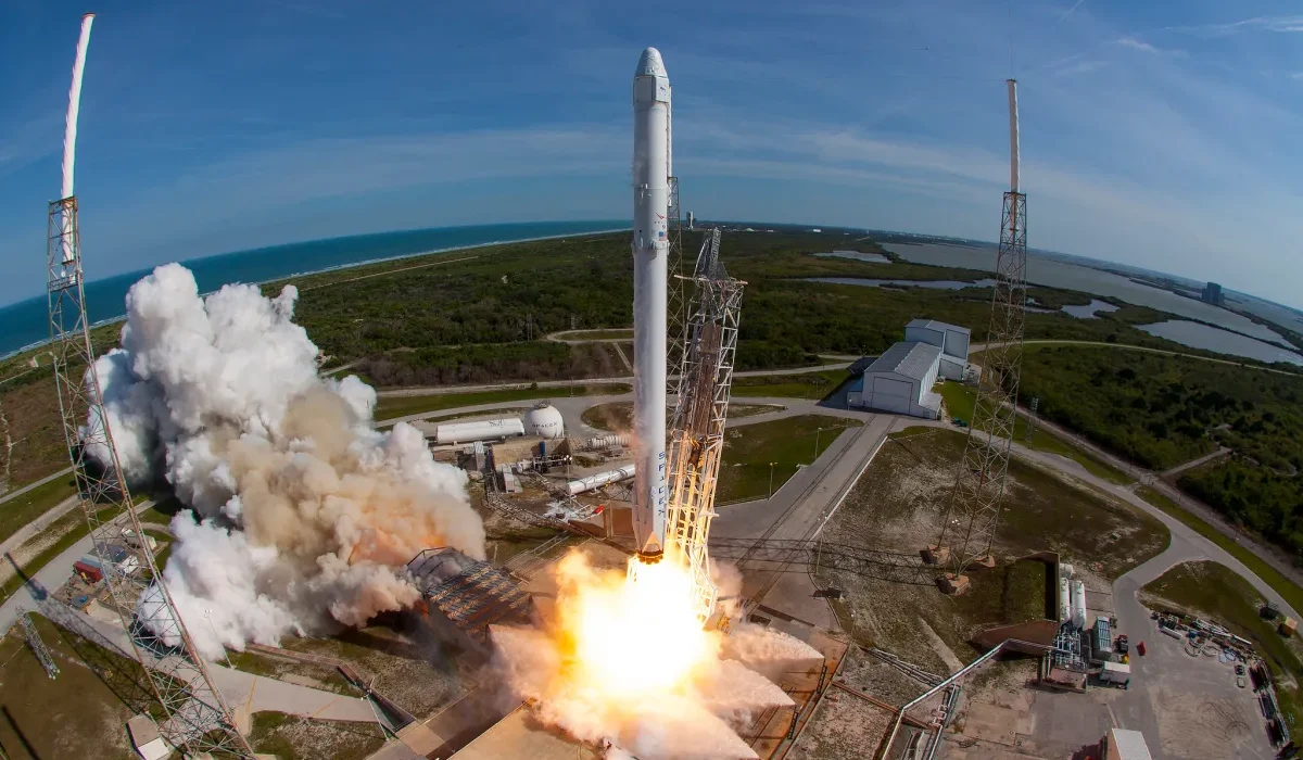 SpaceX a Accéléré la Production Automobile de Tesla, Révèle Elon Musk.