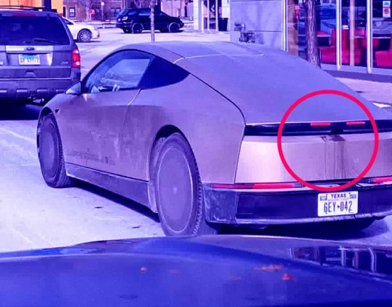 Tesla Cybercab : Détection d'un Écoulement Suspect