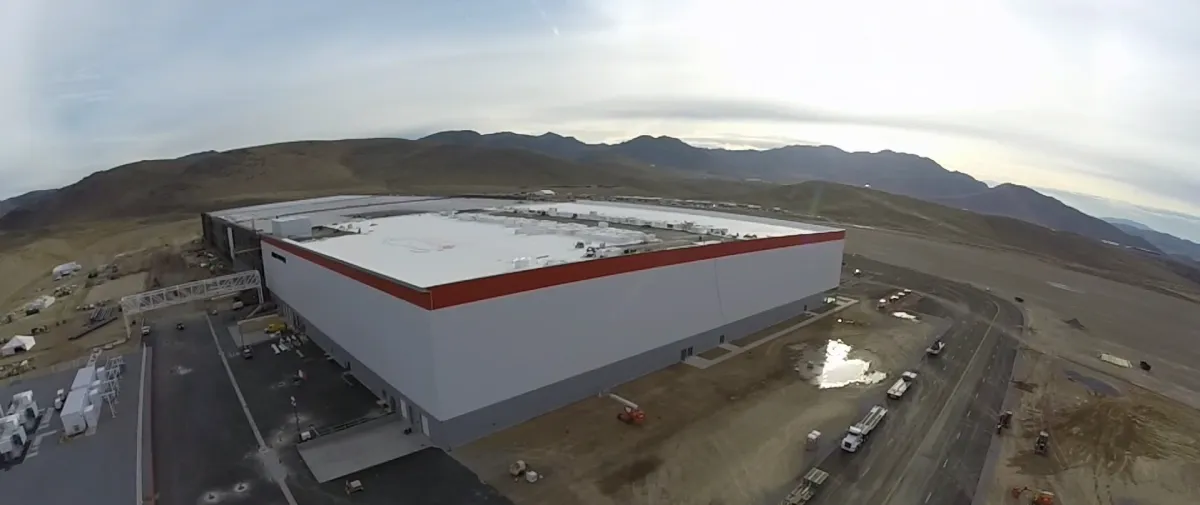 Tesla Gigafactory : Production Lancée Avant la Date Prévue