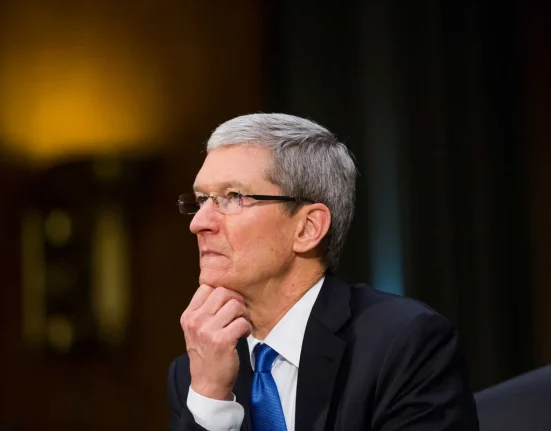 Tim Cook Évoque les Systèmes Autonomes d'Apple : Au-delà de la Voiture.