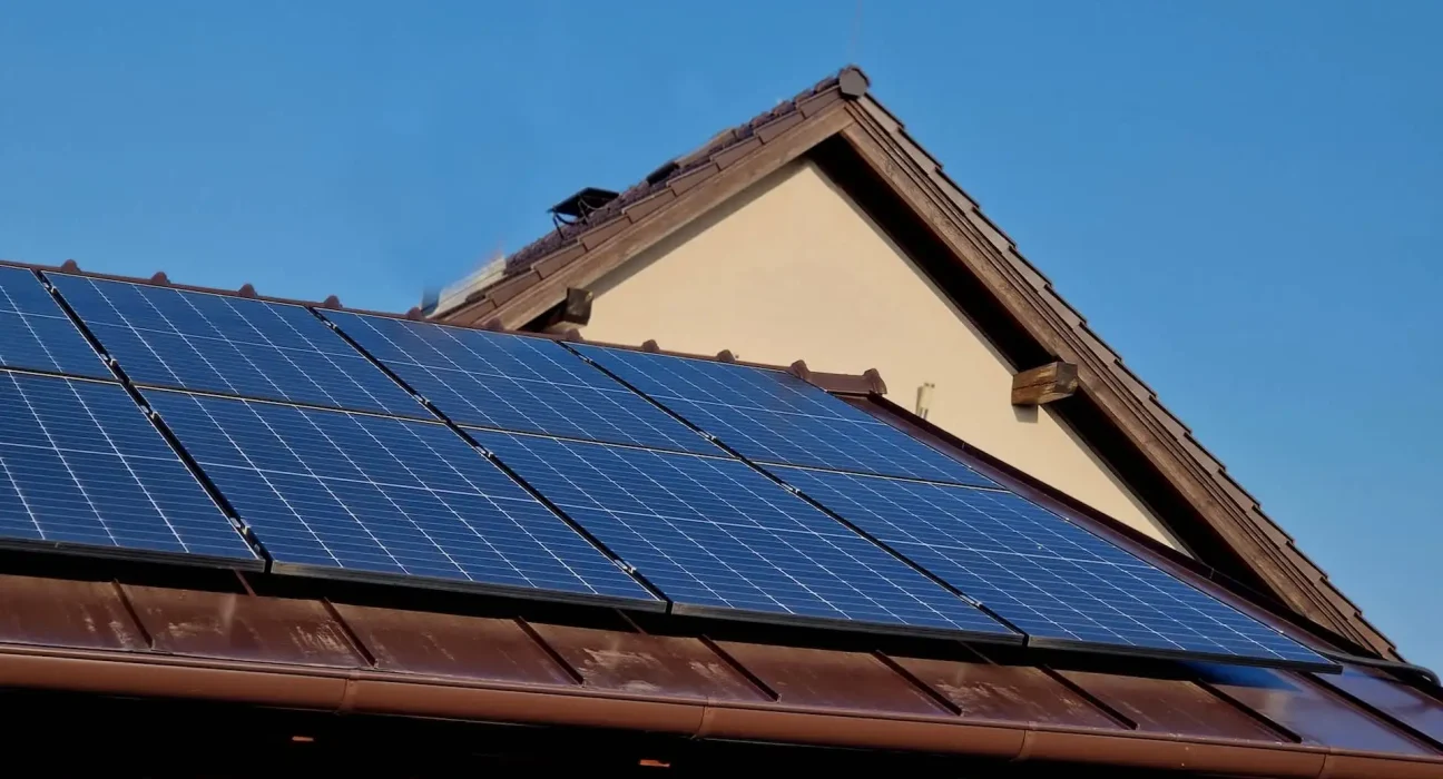 Un expert en énergie démystifie l'une des plus grandes idées reçues sur le solaire en toiture