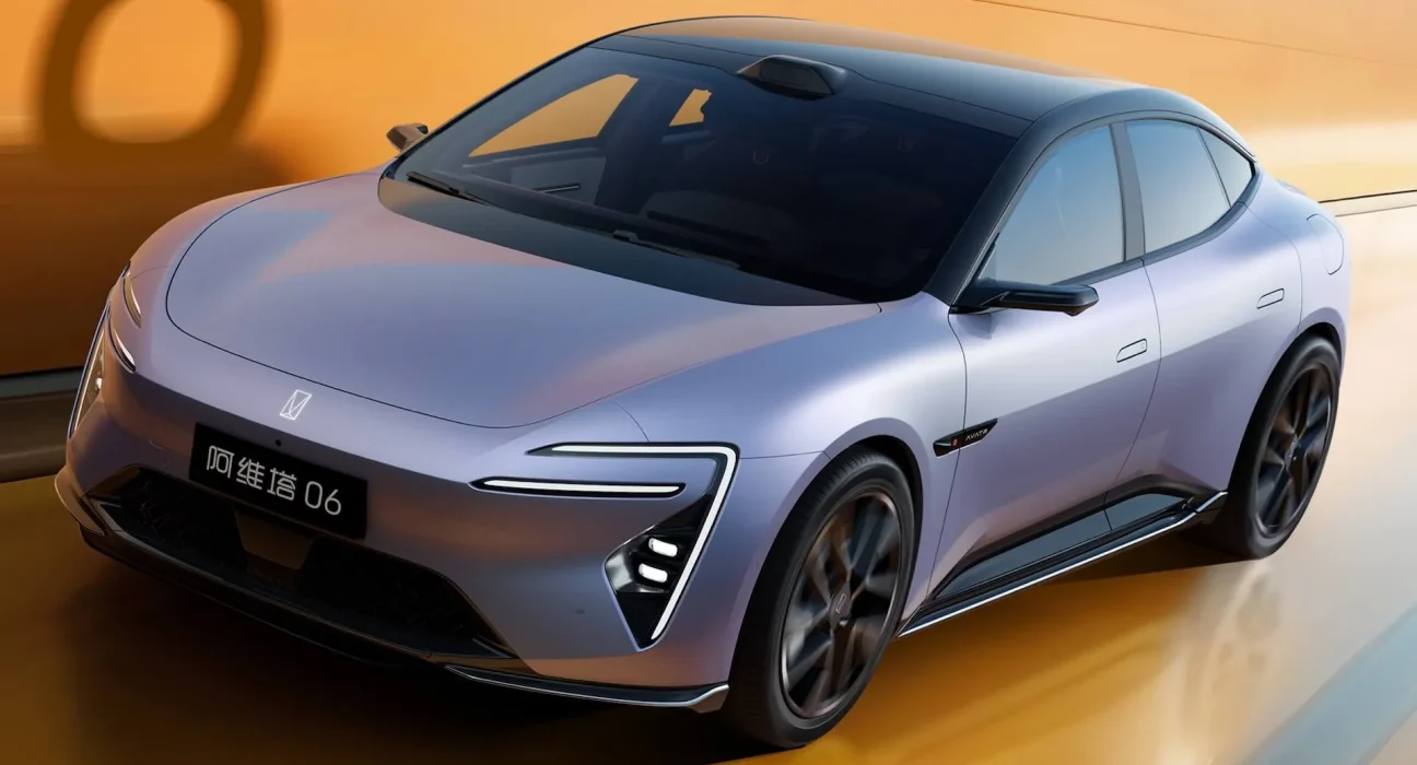 Un nouveau modèle électrique révolutionnaire d'un constructeur chinois qui pourrait bouleverser le marché face à Tesla : 'Je suis enthousiaste'