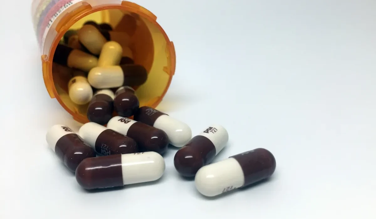 Accélération de la Découverte de Nouveaux Médicaments grâce à un Algorithme Antibiotique