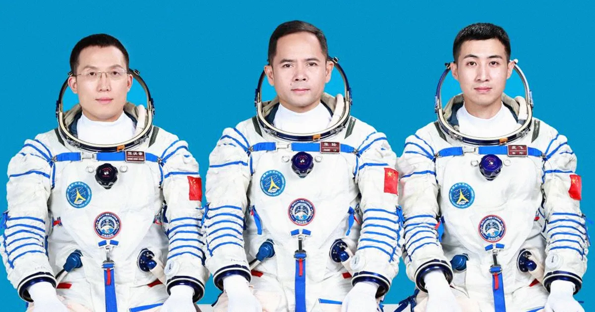 Astronautes Chinois Coincés dans l'Espace Sans Vaisseau de Retour