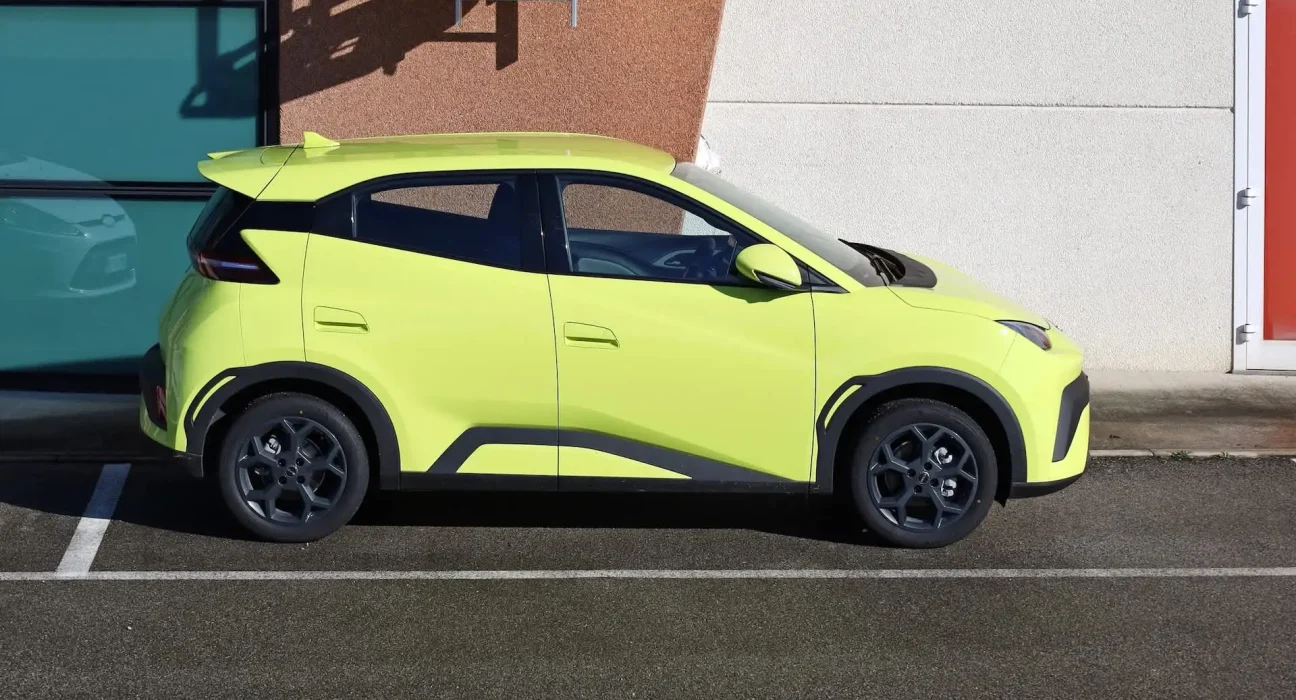 BYD dépasse Tesla pour la deuxième fois consécutive dans les ventes de véhicules électriques.