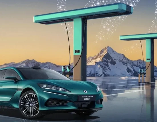 BYD dévoile ses projets pour des chargeurs électriques 'ultra-rapides' en Europe en 5 minutes.