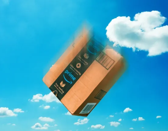 Drone de Livraison Amazon : Incident au Décollage avec Contenu Fragile!