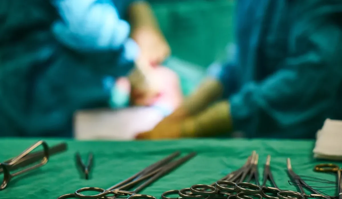 France Réalise la Première Double Greffe de Visage au Monde
